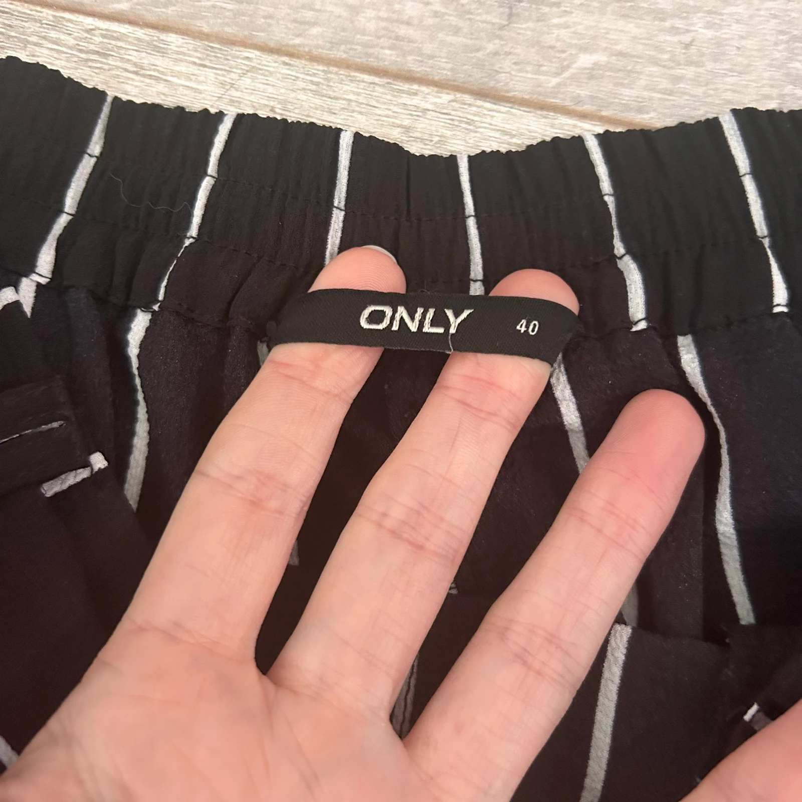 Only Korte Broek / Culotte Zwart met Witte Strepen – Maat 40 – photo 5